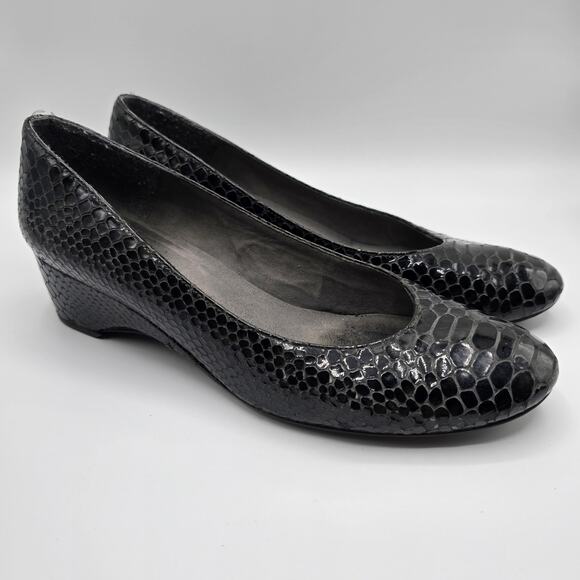 Stuart Weitzman black patent snake print low heel close toe wedges - Picture 1 of 14